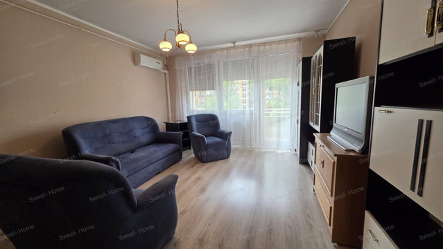 Eladó panellakás, Kecskeméten 55 M Ft, 3 szobás