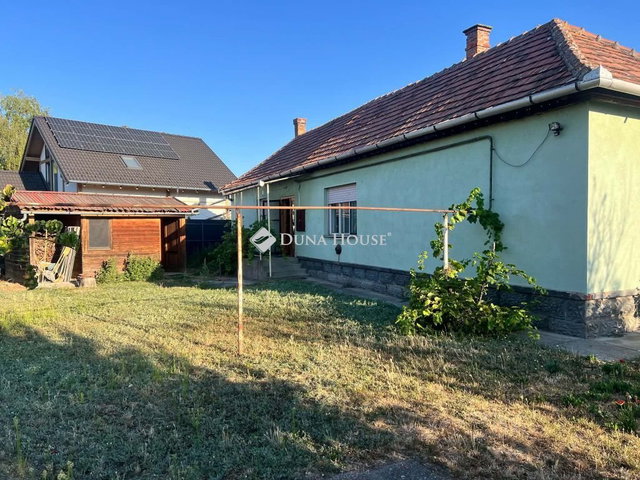 Eladó családi ház, Jászberényben 28.9 M Ft, 2 szobás