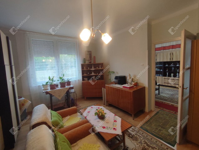Eladó téglalakás, Tatabányán 34.99 M Ft, 2 szobás