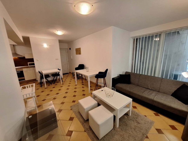 Kiadó téglalakás, albérlet, Szegeden 298 E Ft / hó, 1+2 szobás