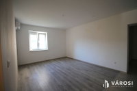 Eladó téglalakás, Sárváron 28.5 M Ft, 1 szobás