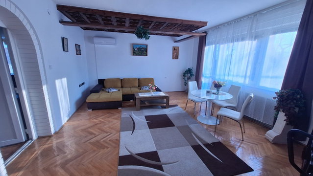 Eladó téglalakás, Gödöllőn 94.9 M Ft, 5 szobás