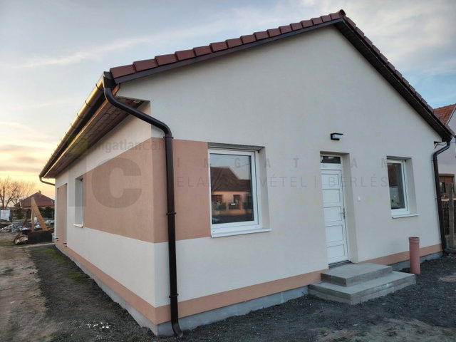Eladó családi ház, Balástyán, Gerle utcában 68.9 M Ft