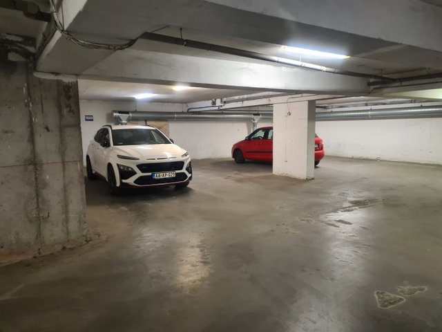 Eladó garázs, Győrött, Szarvas utcában 6.9 M Ft