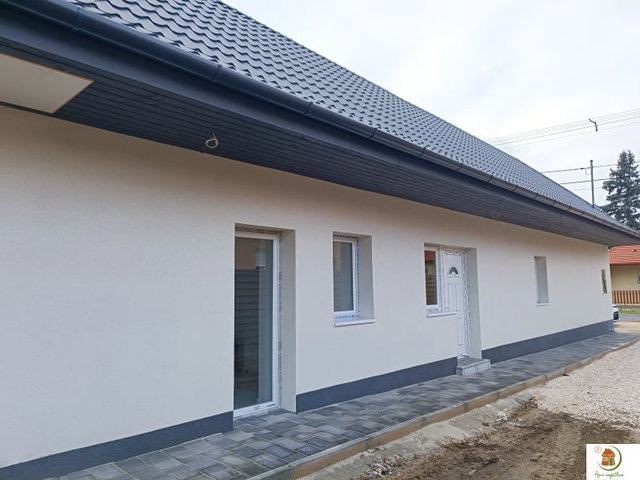 Eladó családi ház, Piliscséven 74.9 M Ft, 3 szobás
