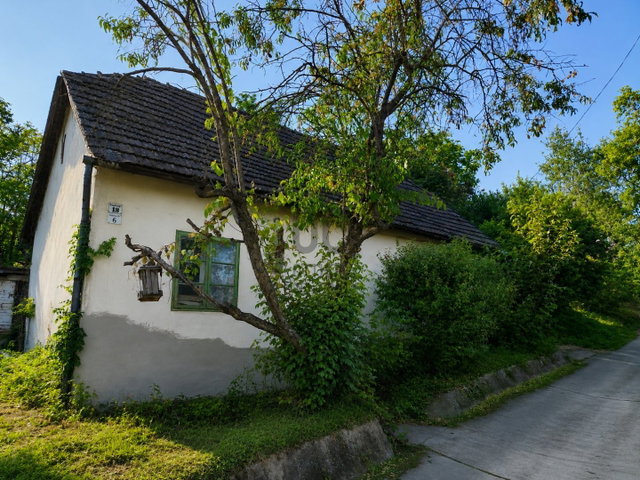 Eladó családi ház, Szekszárdon 9.9 M Ft, 2 szobás