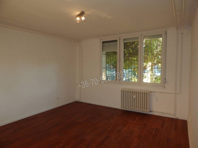 Eladó téglalakás, Tatabányán 27.99 M Ft, 1 szobás