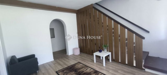 Eladó családi ház, Szentendrén 129 M Ft, 10 szobás