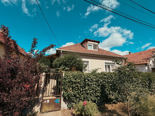 Eladó családi ház, Pilisvörösváron 144.99 M Ft, 7+1 szobás