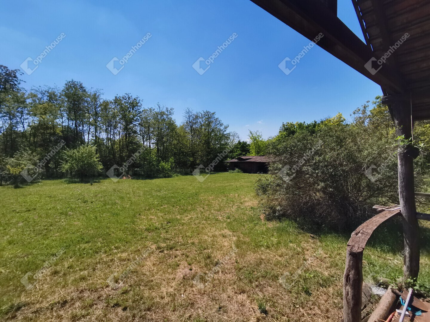 1570m² · 17.900.000 ft