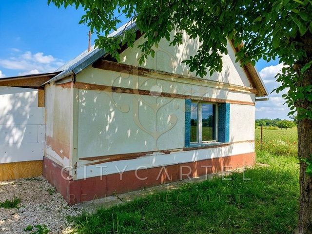 Eladó családi ház, Dunaföldváron 12.8 M Ft, 1+1 szobás