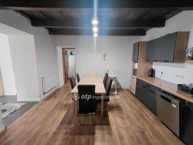 Eladó családi ház, Vácszentlászlón 48.9 M Ft, 2+2 szobás