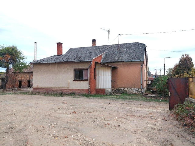 Eladó családi ház, Ászáron 27 M Ft, 2 szobás