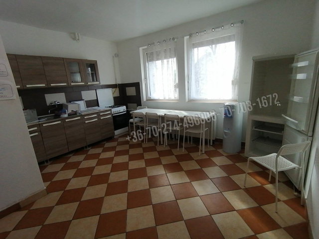 Kiadó családi ház, albérlet, Vácon 700 E Ft / hó, 5+4 szobás