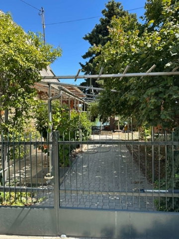 Eladó családi ház, Szigetszentmiklóson 89.9 M Ft, 2 szobás