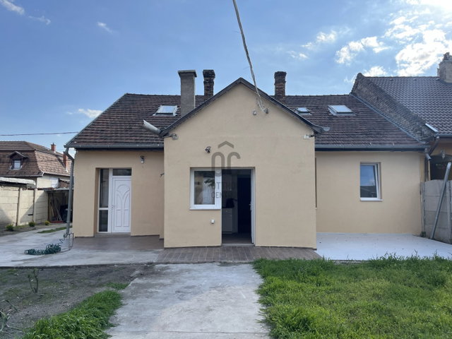 Eladó családi ház, Budapesten, XX. kerületben, Lázár utcában