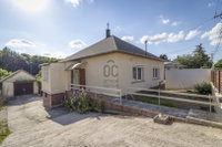 Eladó családi ház, Székesfehérvárott 82 M Ft, 3 szobás