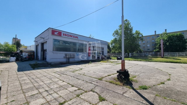 Eladó üzlethelyiség, Székesfehérvárott 219.744 M Ft
