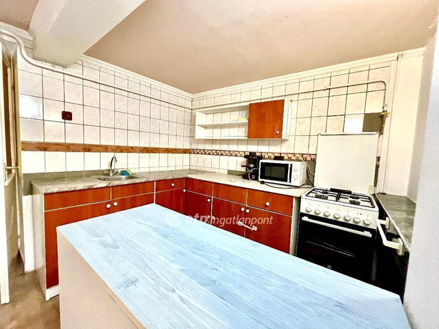 Eladó családi ház, Hajdúszováton 29.99 M Ft, 1 szobás