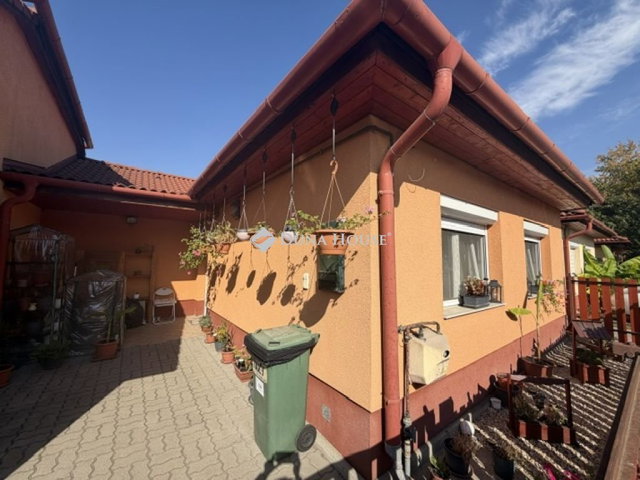 Eladó sorház, Vecsésen 85 M Ft, 4 szobás / költözzbe.hu