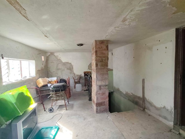 Eladó családi ház, Gyódon 9.9 M Ft, 2 szobás