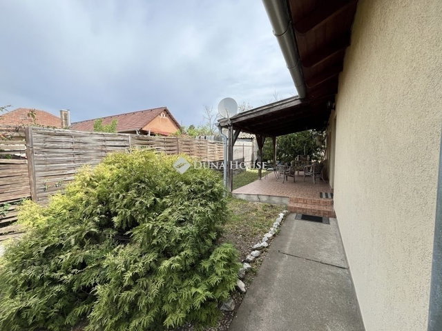 Eladó családi ház, Szigethalmon 119 M Ft, 8 szobás