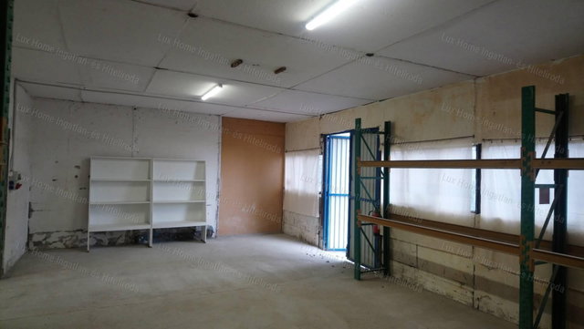 Kiadó ipari ingatlan, Komáromban 170 E Ft / hó, 1 szobás