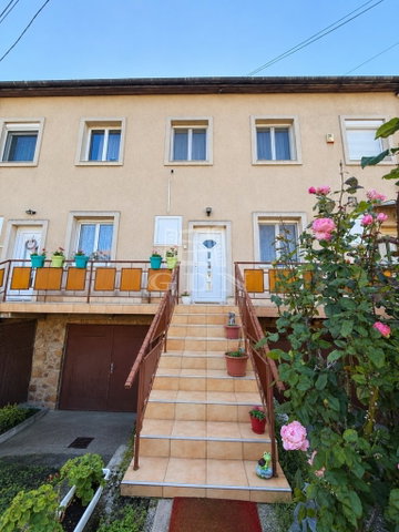 Eladó sorház, Székesfehérvárott 93.99 M Ft, 4 szobás