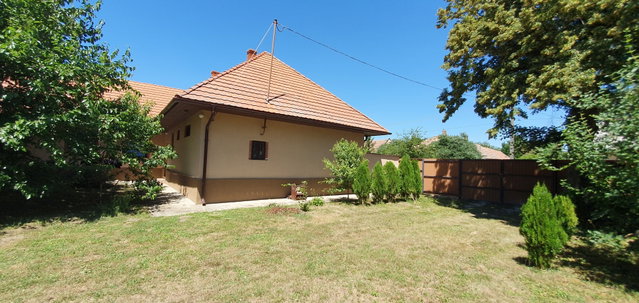 Eladó családi ház, Csöglén 67.9 M Ft, 4 szobás