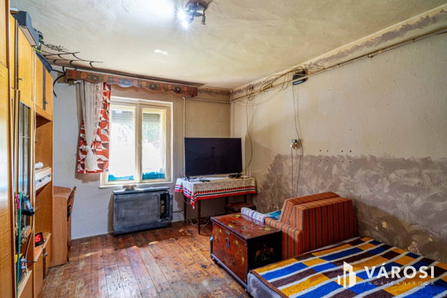 Eladó családi ház, Szegeden 36.9 M Ft, 2 szobás