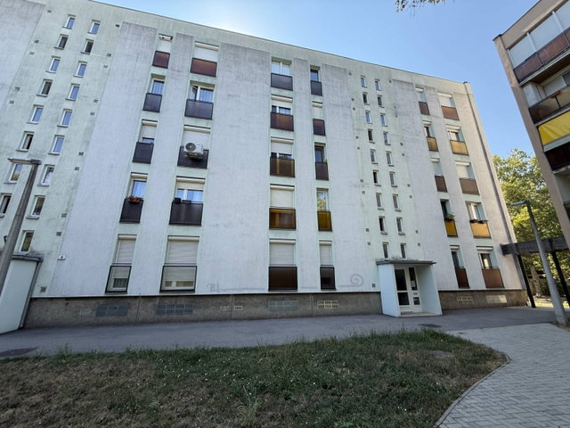 Eladó téglalakás, Pécsett 51.5 M Ft, 2 szobás