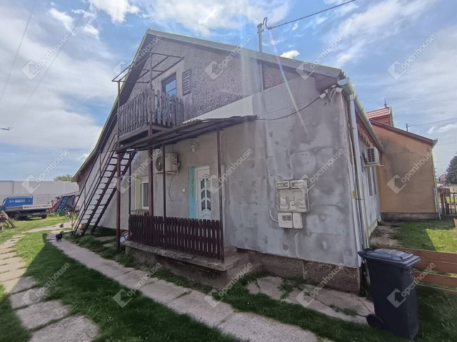 Eladó családi ház, Kadarkúton 36.99 M Ft, 4 szobás
