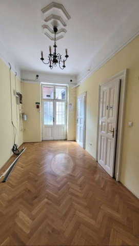 Eladó téglalakás, Budapesten, V. kerületben, Múzeum körúton