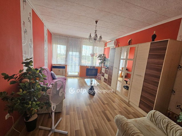 Eladó panellakás, Kalocsán 28.5 M Ft, 2 szobás
