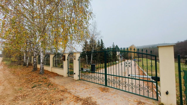 Eladó családi ház, Domonyban 91.9 M Ft, 4 szobás