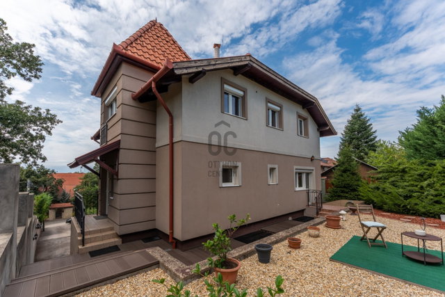 Eladó családi ház, Diósdon, Mókus utcában 290 M Ft, 6 szobás