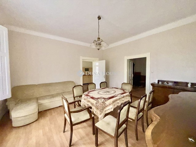 Eladó családi ház, Hódmezővásárhelyen 250 M Ft, 5 szobás