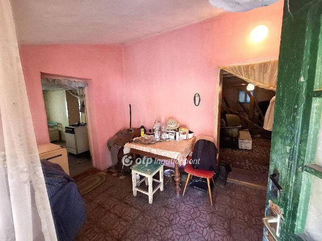 Eladó családi ház, Nagyszénáson 8.5 M Ft, 2 szobás