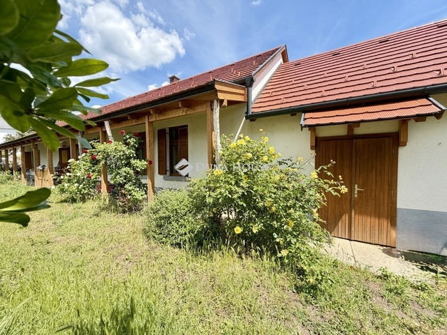 Eladó családi ház, Csopakon 135 M Ft, 3 szobás