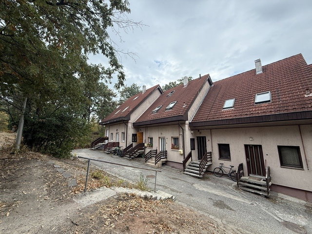 Eladó téglalakás, Balatonfűzfőn 39.9 M Ft, 1+3 szobás