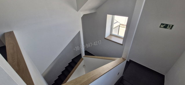 Kiadó iroda, Tatán 100 E Ft / hó, 1 szobás