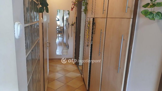 Eladó téglalakás, Zalaszentgróton 42 M Ft, 2 szobás