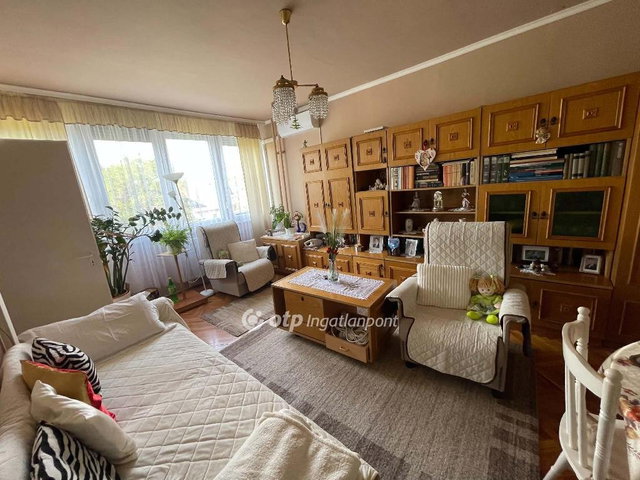 Eladó téglalakás, Nyíregyházán 40 M Ft, 1+1 szobás