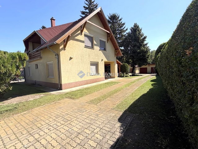 Eladó nyaraló, Dömsödön 169 M Ft, 5 szobás