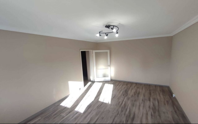 Eladó panellakás, Szegeden 39.99 M Ft, 1+1 szobás
