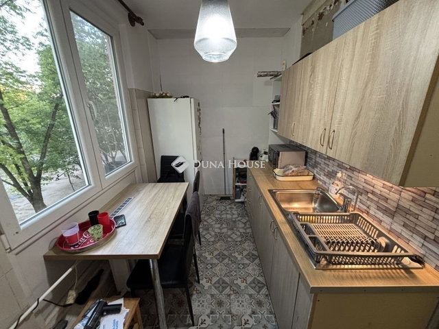 Eladó panellakás, Szegeden 54 M Ft, 3 szobás
