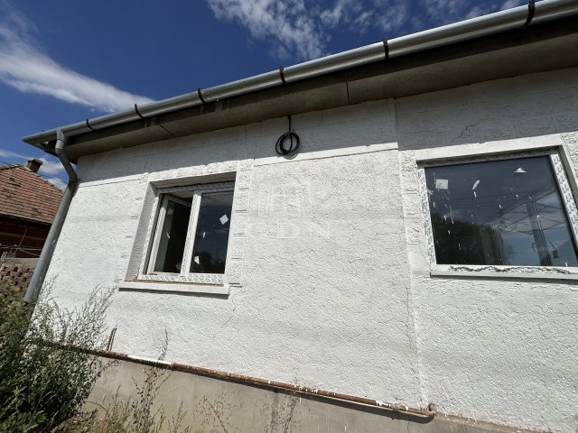 Eladó családi ház, Tápiószecsőn 69.9 M Ft, 3 szobás