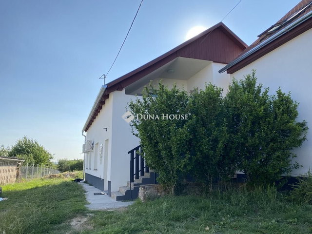 Kiadó családi ház, albérlet, Mányon 500 E Ft / hó, 3 szobás