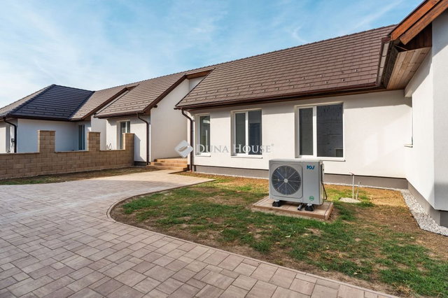 Eladó családi ház, Szekszárdon, Árpád utcában 75.9 M Ft