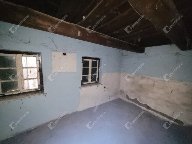Eladó nyaraló, Homokkomáromon 2.5 M Ft, 4 szobás